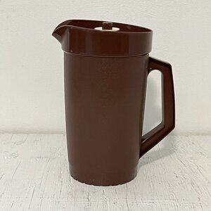 Vintage Brown Tupperware Pitcher With Pop Top Lid 800-11 Made In U.S.A